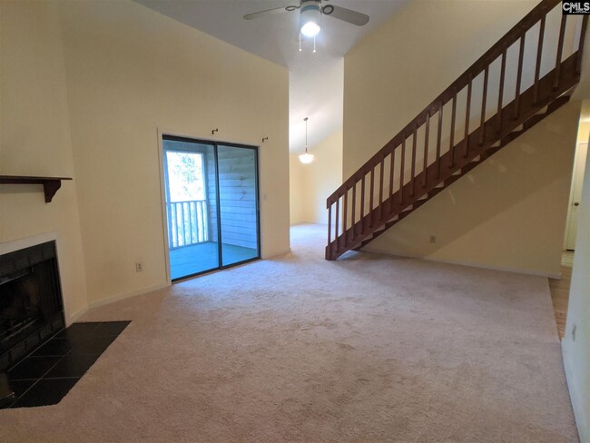 Building Photo - 5004 Village Creek Dr