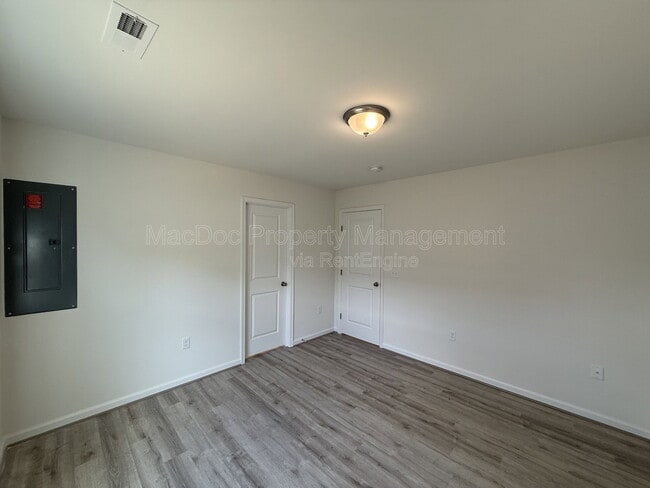 Building Photo - 990 Ebb Tide Dr