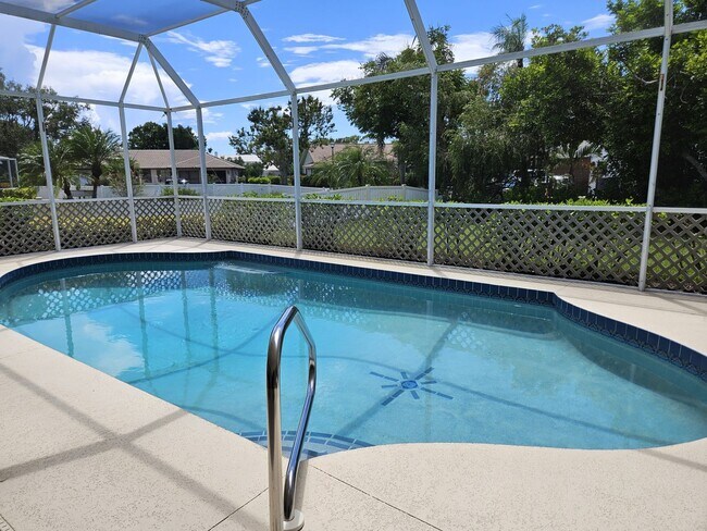 Building Photo - Seasonal Short-Term Private Heated Pool Home with 3 Bedroom, 2.5 Bath, 2 Car Garage in Sorrento W...