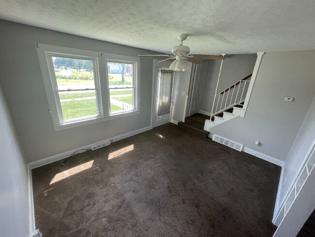Building Photo - 1305 N Danley Square