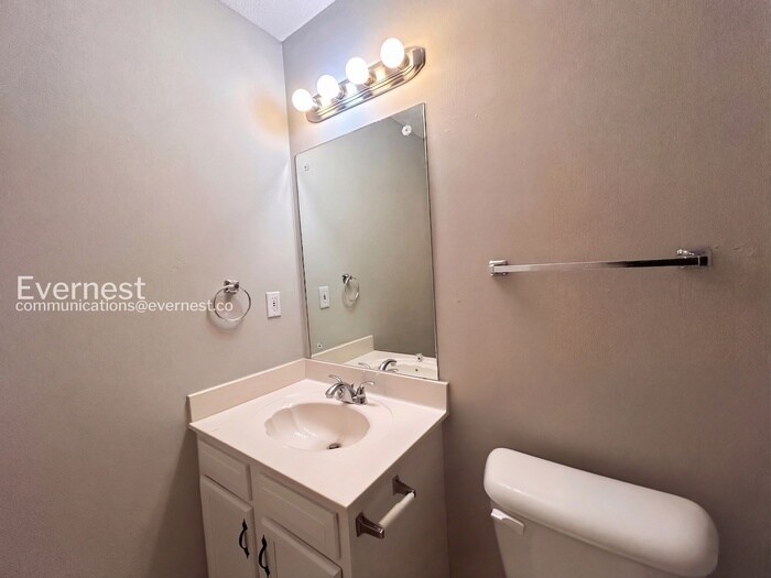 Building Photo - 6585 Fairwood Cove