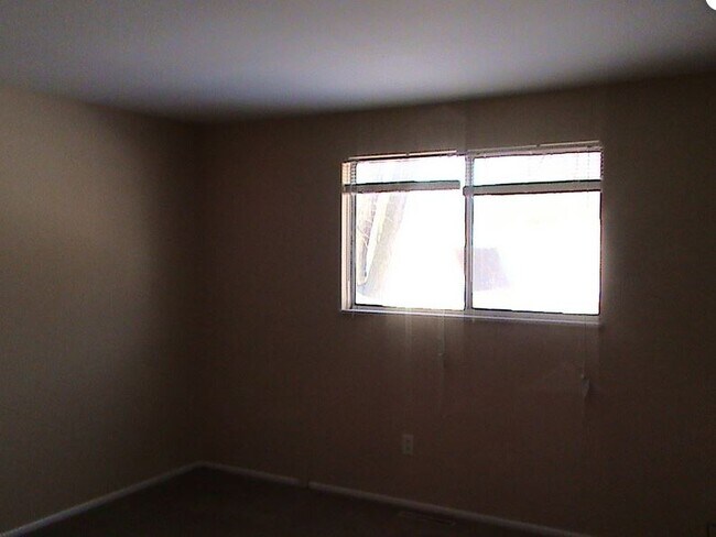 Building Photo - 4944 Attica Dr