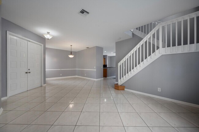 Building Photo - 3578 Chesapeake Cir