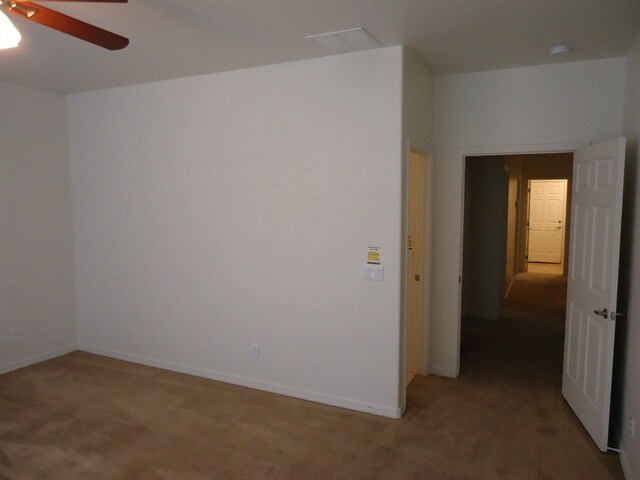 Building Photo - 18641 W Mission Ln