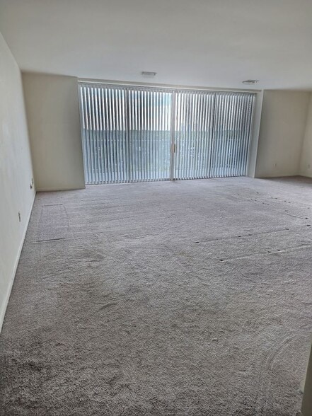 Building Photo - 15801 Providence Dr