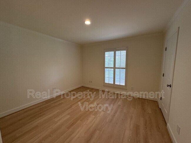 Building Photo - 157 Old Montgomery Hwy