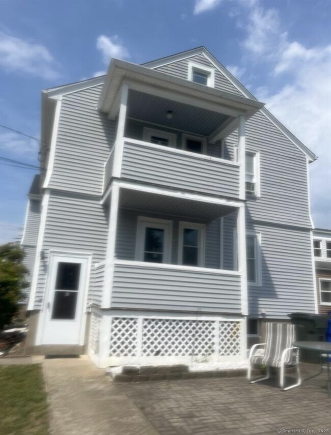 Building Photo - 164 Wolcott Hill Rd