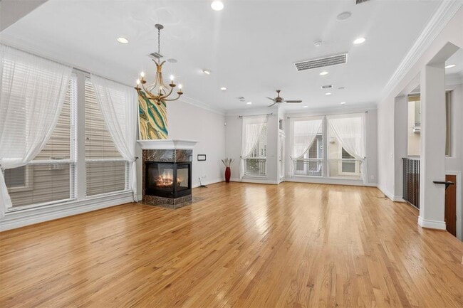 Building Photo - 5518 Crooms St