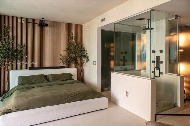 Building Photo - 1040 Biscayne Blvd