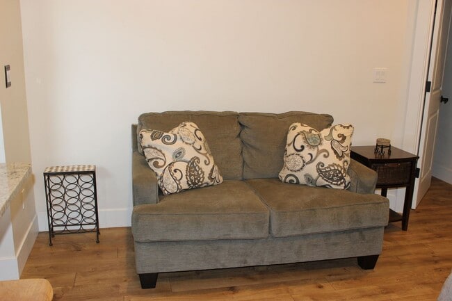 Building Photo - Furnished Studio Near Old Mill - Utilities Included