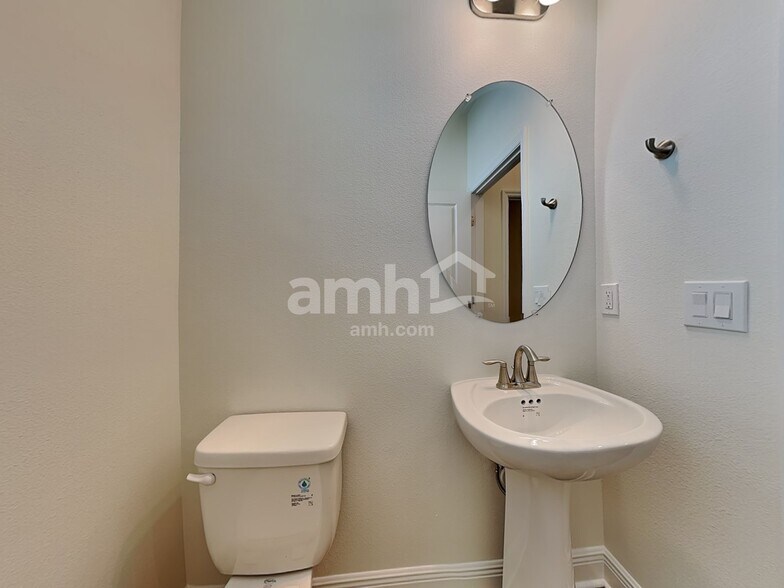 Building Photo - 1254 Heavenly Dr