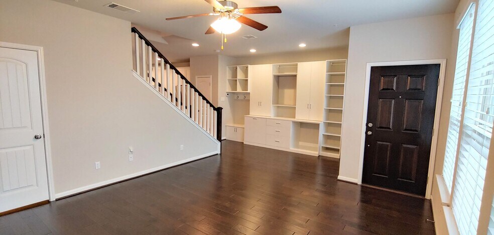 Building Photo - 7220 Wyoming Springs Dr