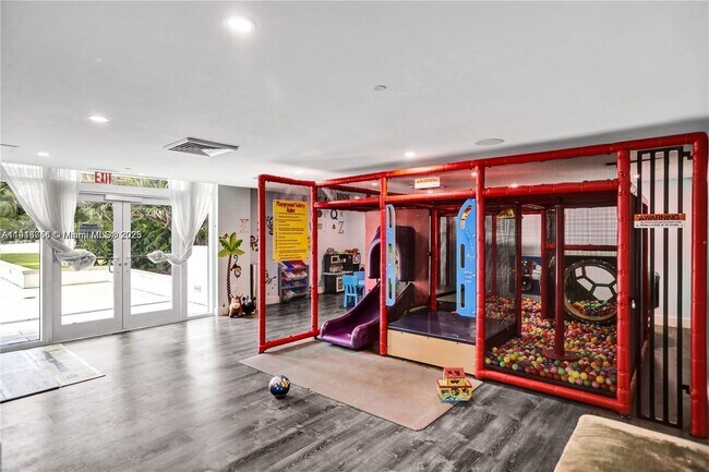 Building Photo - 950 Brickell Bay Dr