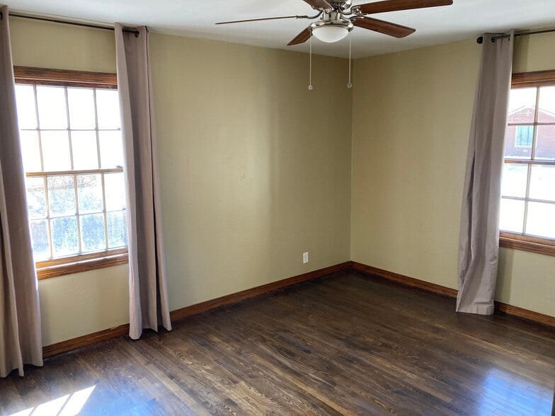 Building Photo - 1111 S Rosemont St