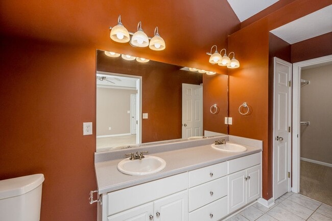 Building Photo - 435 Snead Way