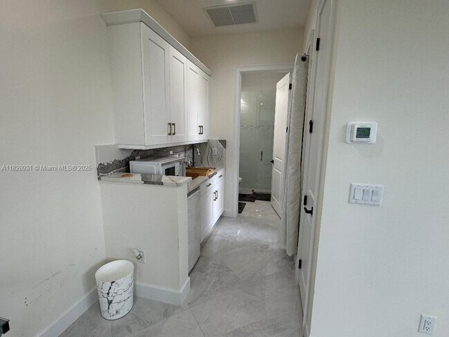 Building Photo - 4691 Estates Cir