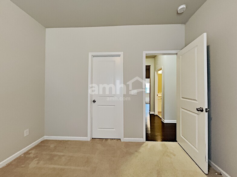 Building Photo - 3876 Woodoats Cir