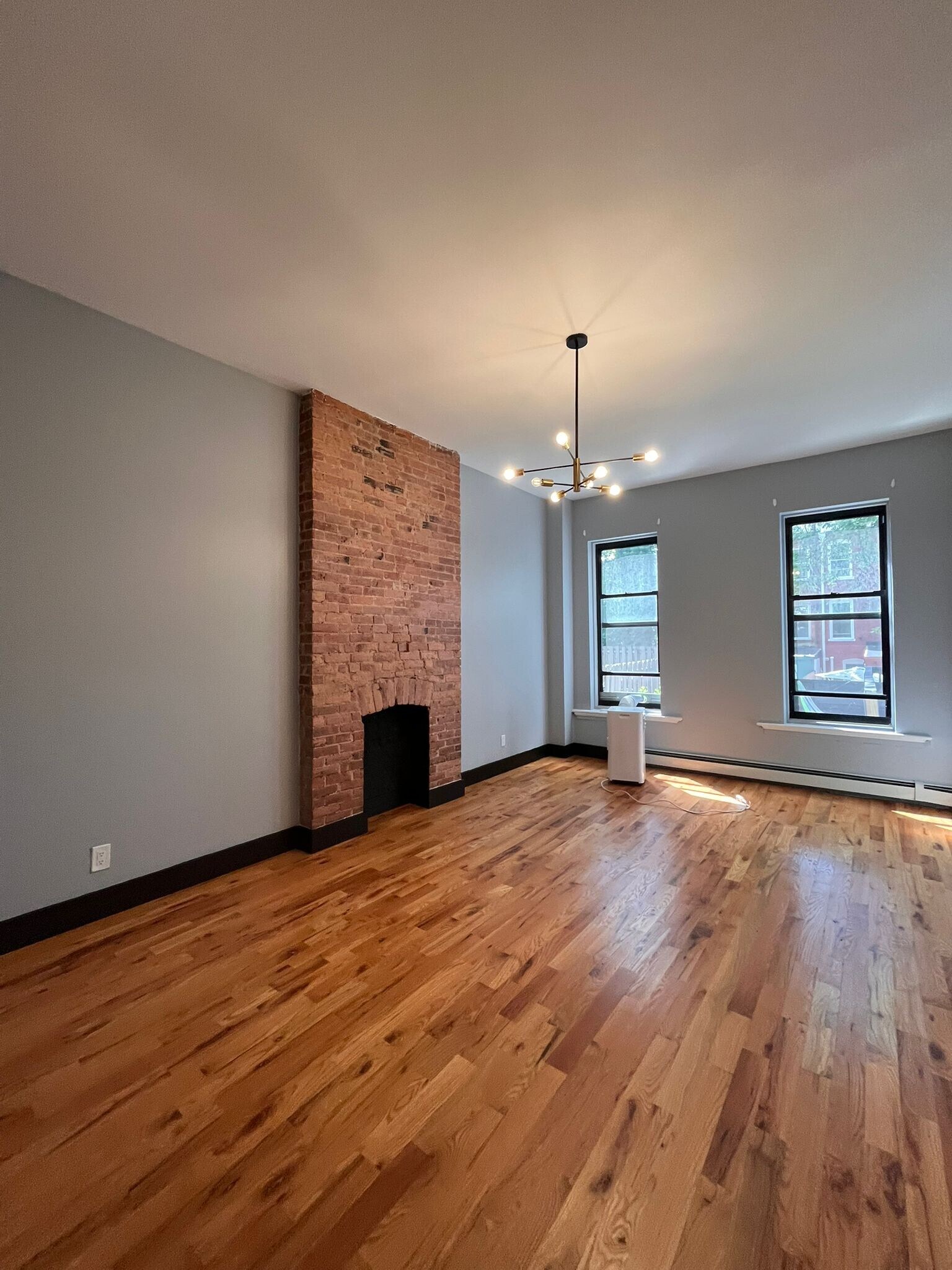 Building Photo - 17 Belmont Ave
