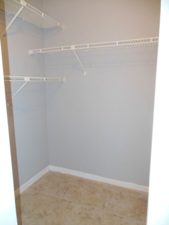 Building Photo - ONE BEDROOM ONE BATHROOM! WATERFRONT COMMUNITY!