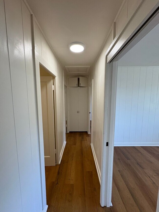 Building Photo - Charming 3 bedroom, 1 bath home in Manoa!