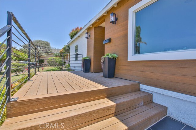 Building Photo - 204 Vía Colusa