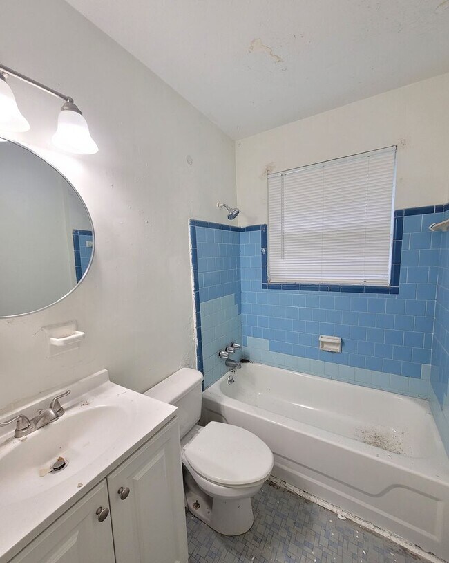 Building Photo - 89 S Garfield Dr