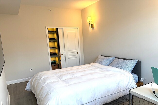 Building Photo - 4315 Park Ave