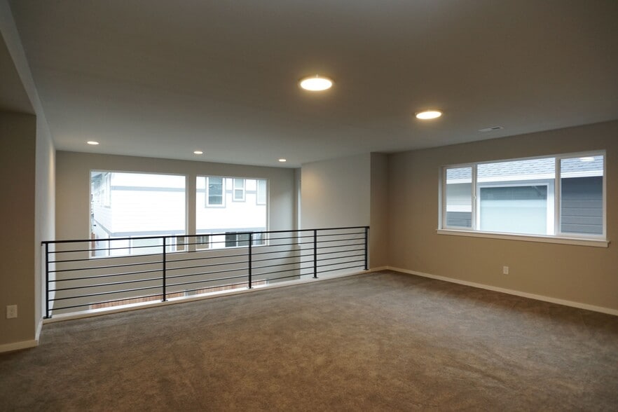 Building Photo - 23068 Alder Ln SE