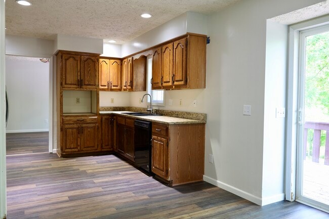 Building Photo - 17051 Lemming Ln