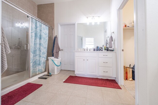 Building Photo - Gorgeous 3-Bed, 3-Bath Home in Ketcher Farm- Theater Room & Fenced Yard!