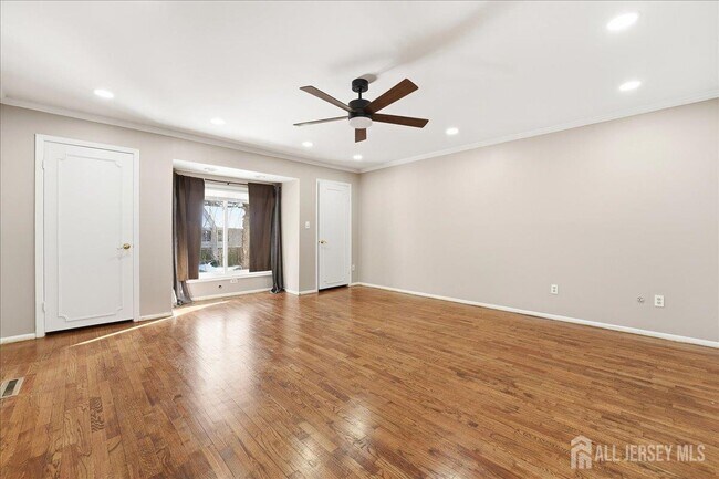 Building Photo - 18 Irongate