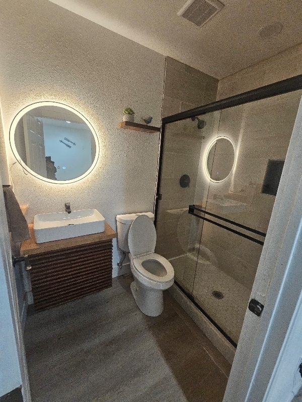 Building Photo - 2136 Cascade St