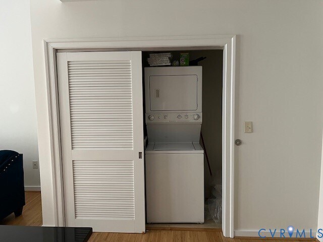 Building Photo - 230 N 6th St