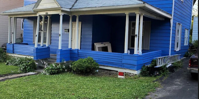 Primary Photo - 1027 Fisk St, Scranton