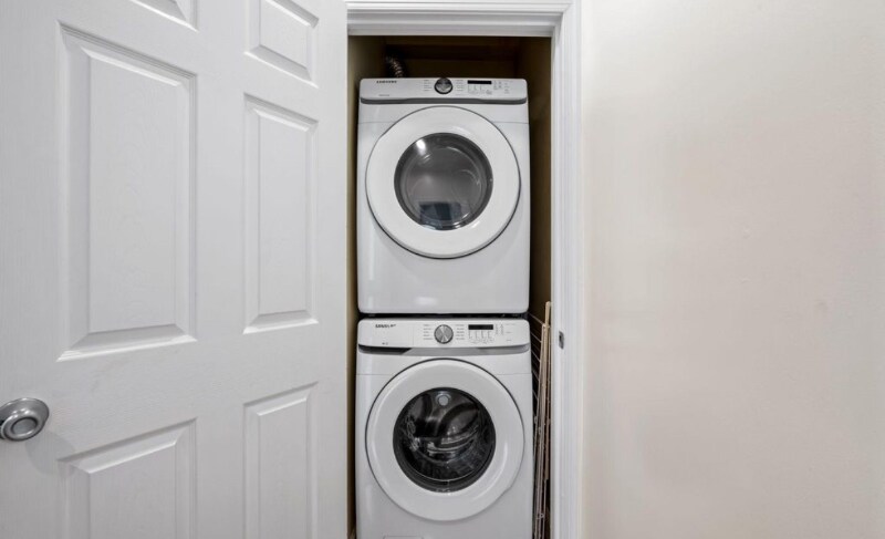 Building Photo - 3303 Foster Ave