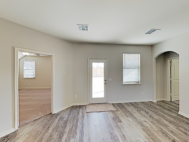 Building Photo - Brand-new one-story home in Savannah Lakes.