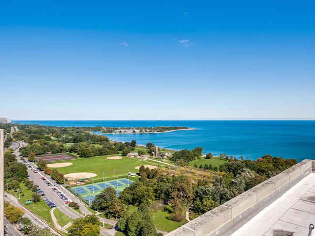 Building Photo - 3550 N Lake Shore Dr