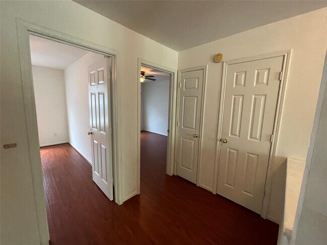 Building Photo - 3217 Maryfield Ln