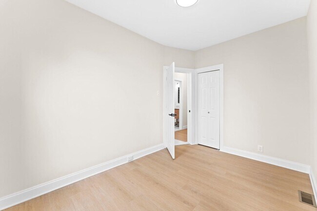 Building Photo - 64 Bostwick Ave