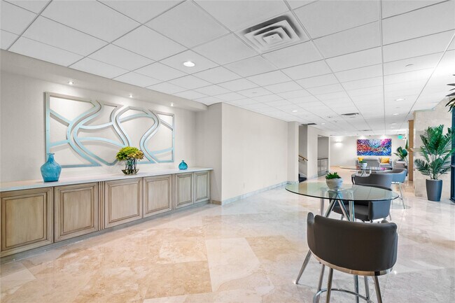 Building Photo - 4900 N Ocean Blvd