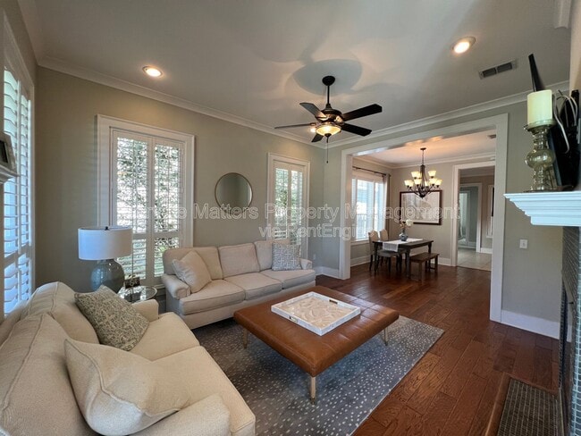 Building Photo - 1417 E Maxwell St