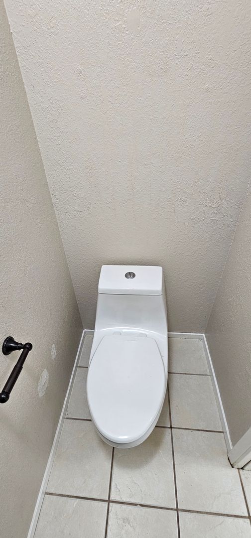 Building Photo - 715 Mikkelsen Dr