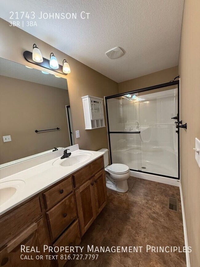 Building Photo - 21743 Johnson Ct