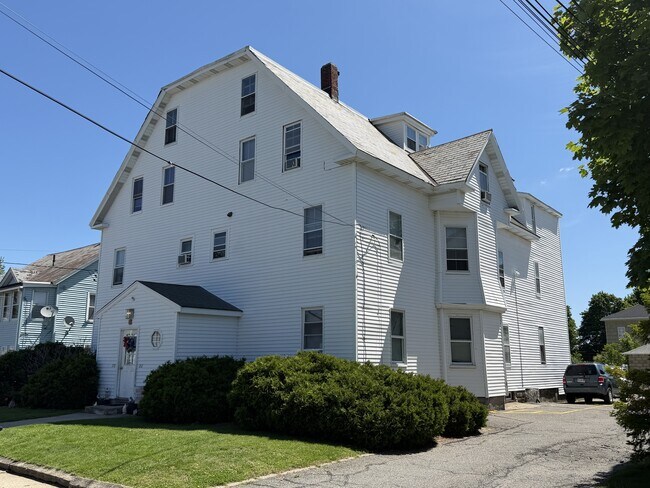 Building Photo - 210 6th St
