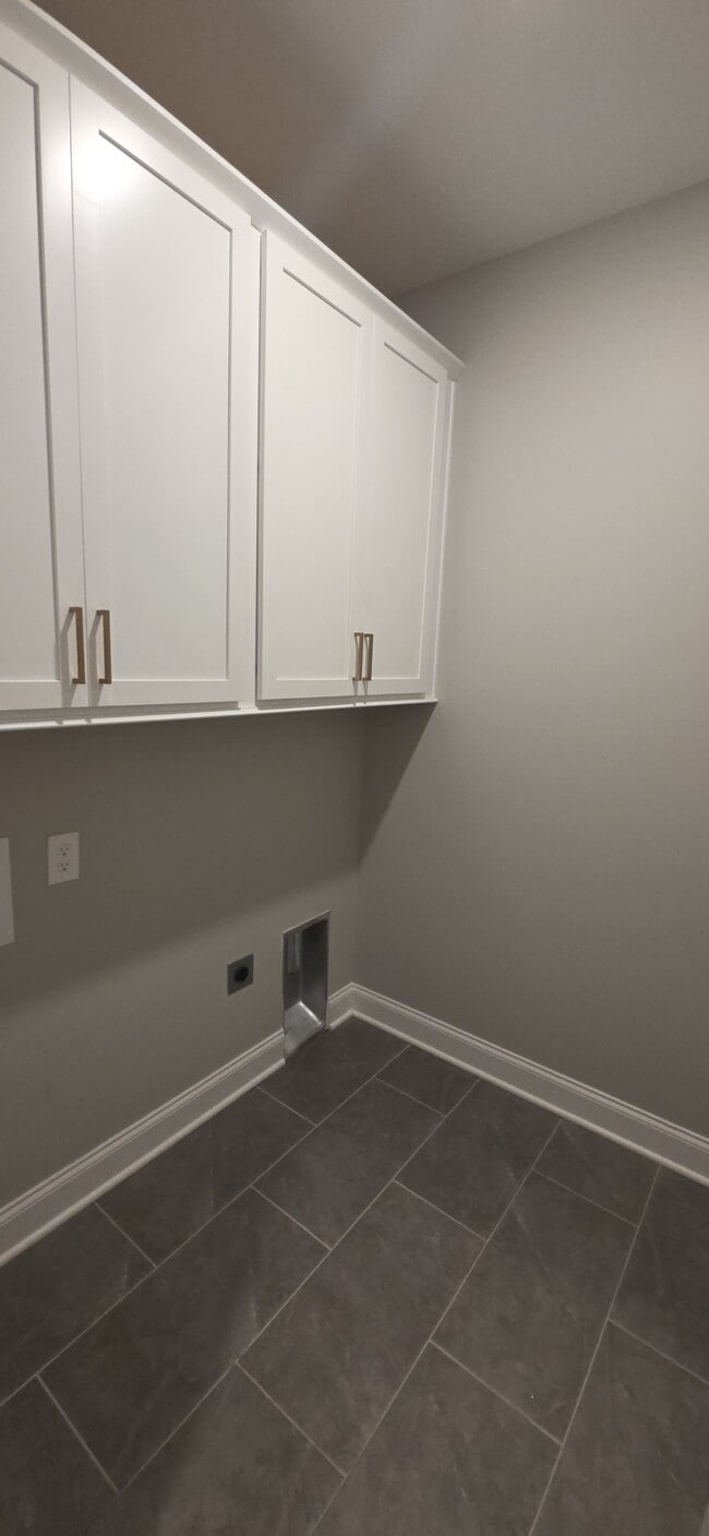 Building Photo - 418 Mcchrystal Dr