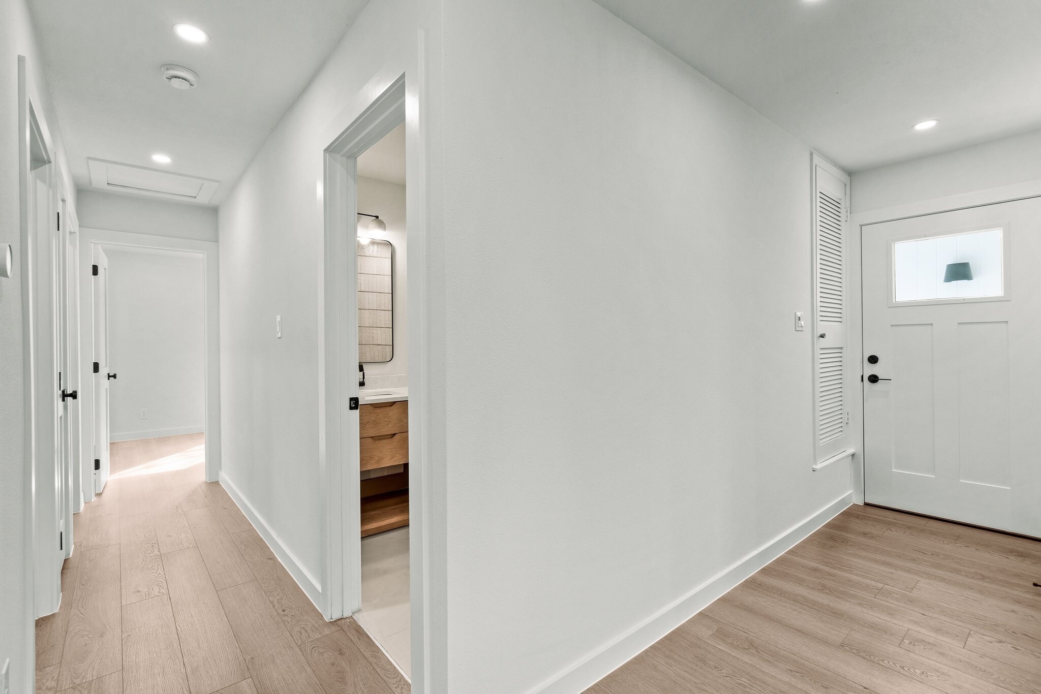 Building Photo - 404 Arbor Ln