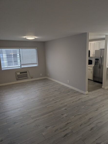 Building Photo - 7014 Lanewood Ave
