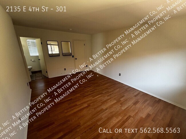 Building Photo - 2135 E 4th St