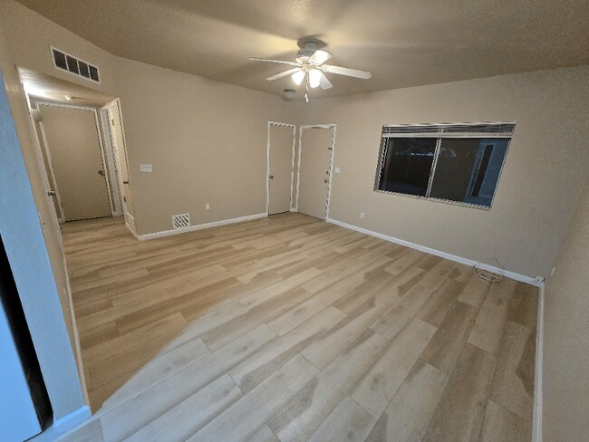 Building Photo - 1609 N Louis Ln