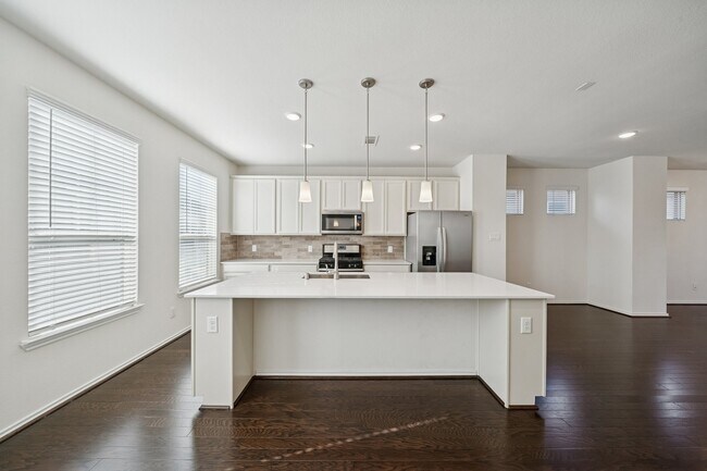 Building Photo - 8604 Hollyoaks Creek Ln